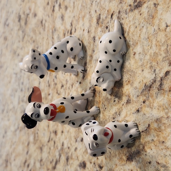 Disney Collectible 101 Dalmatian Figures - Picture 1 of 6